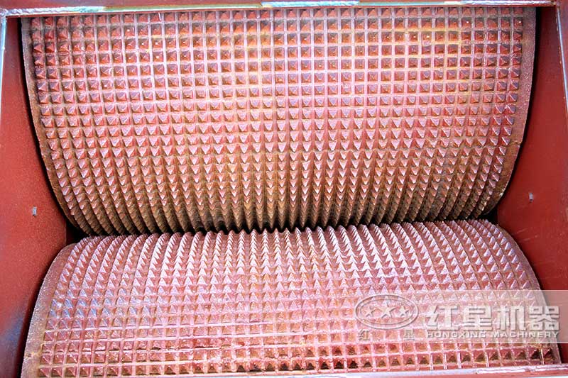 對輥破碎機輥皮耐用,幾乎沒有易損件 對輥破碎機輥皮耐用,幾乎沒有易損件