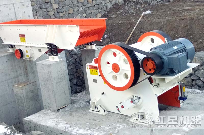 HDX86德版顎式破碎機現(xiàn)場 HDX86德版顎式破碎機現(xiàn)場