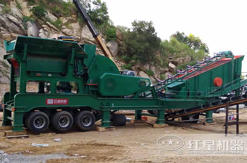 移動重錘式破碎機(jī)現(xiàn)場 移動重錘式破碎機(jī)現(xiàn)場