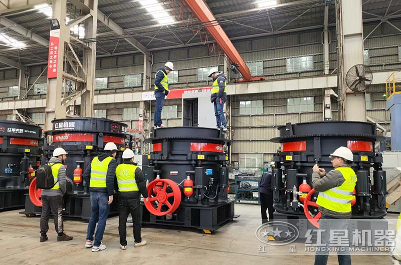 客戶(hù)來(lái)廠參觀圓錐破